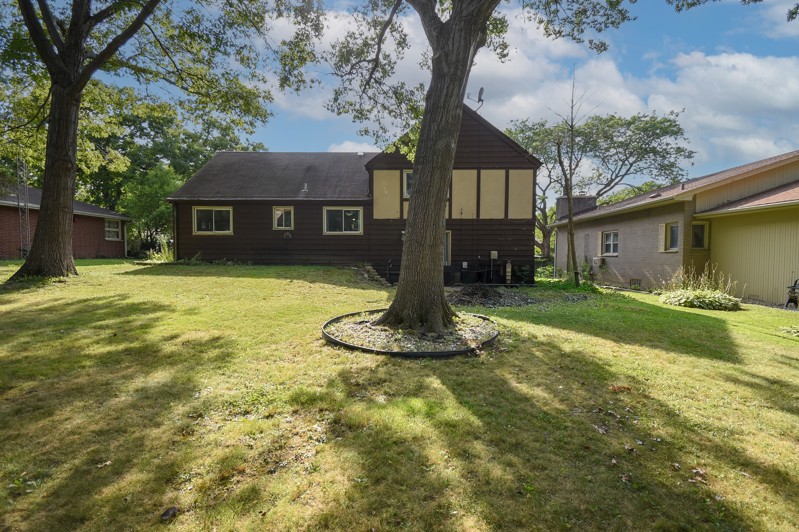 339 N PIONEER Road