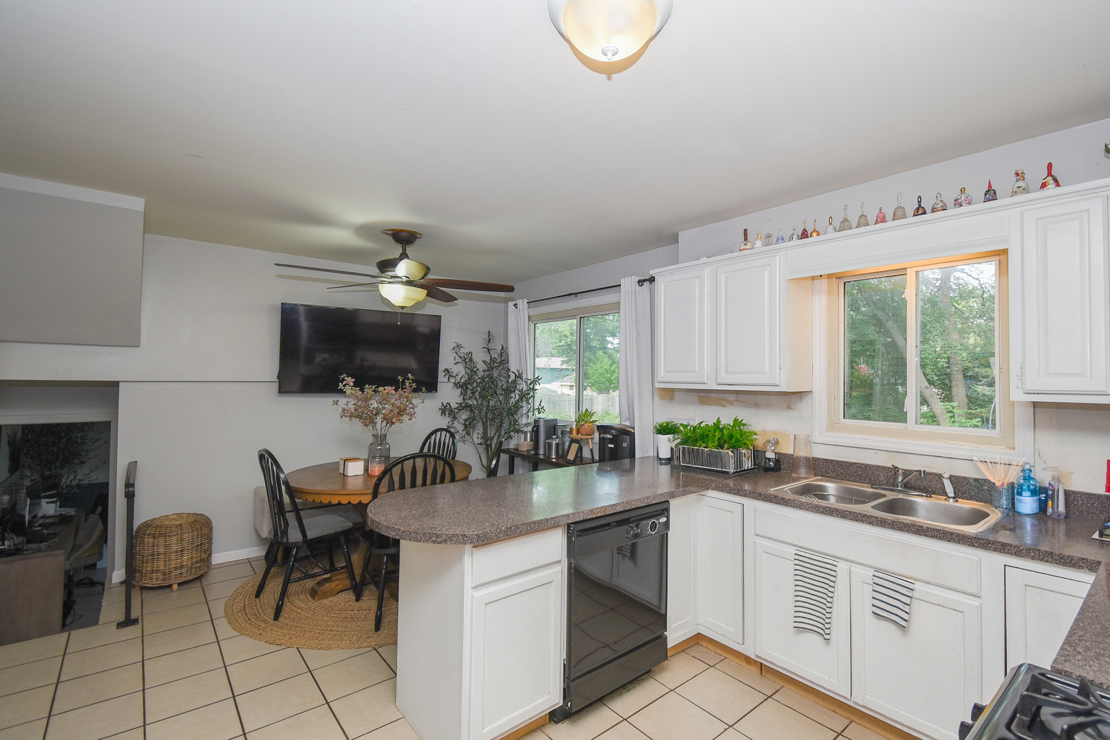 339 N PIONEER Road