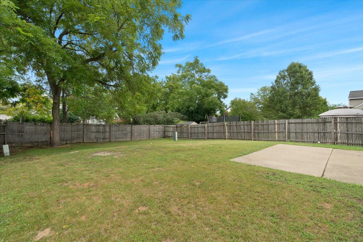390 E QUAKER HOLLOW Lane