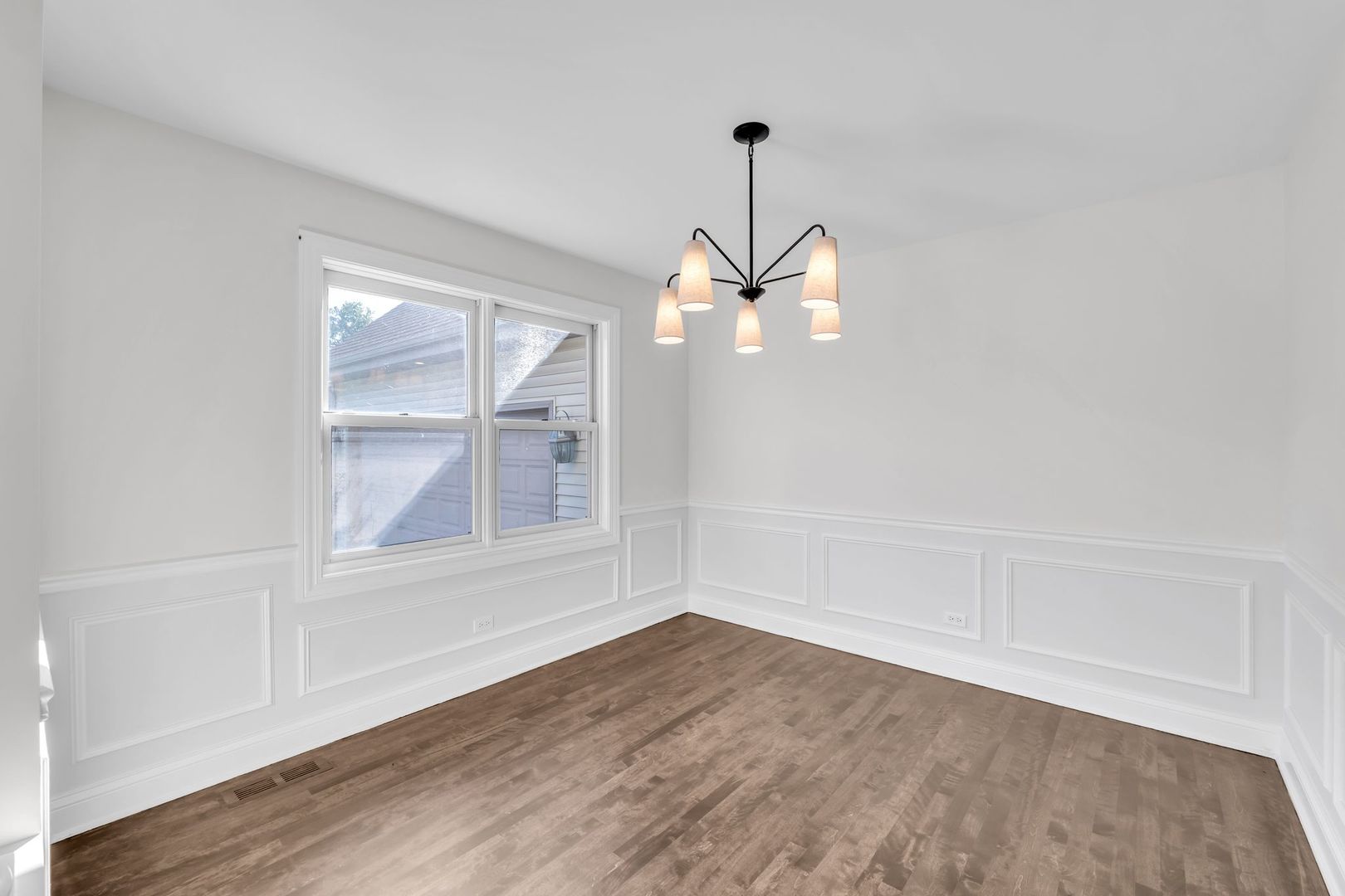 6712 PERKINS Parkway