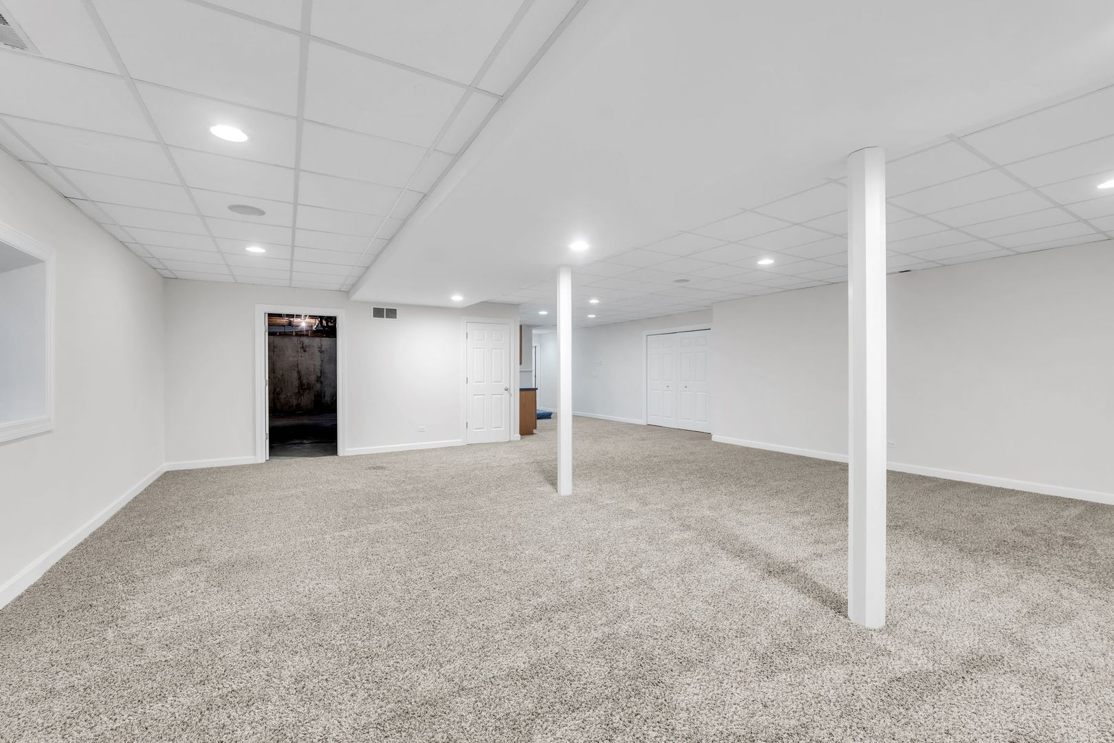 6712 PERKINS Parkway