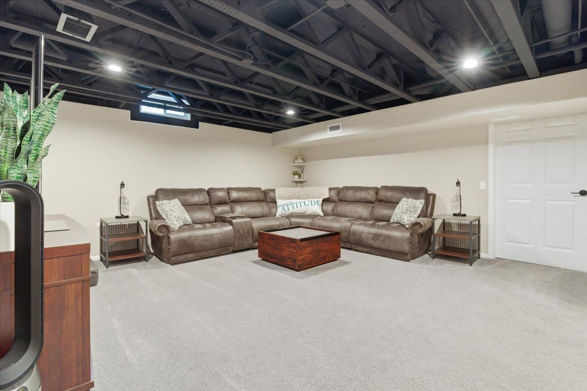6 Saint Ives Lane