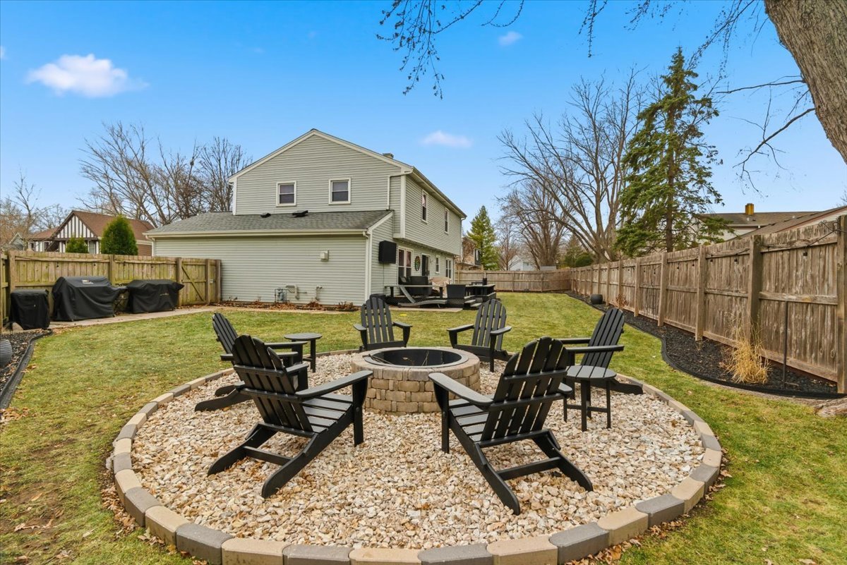 6 Saint Ives Lane