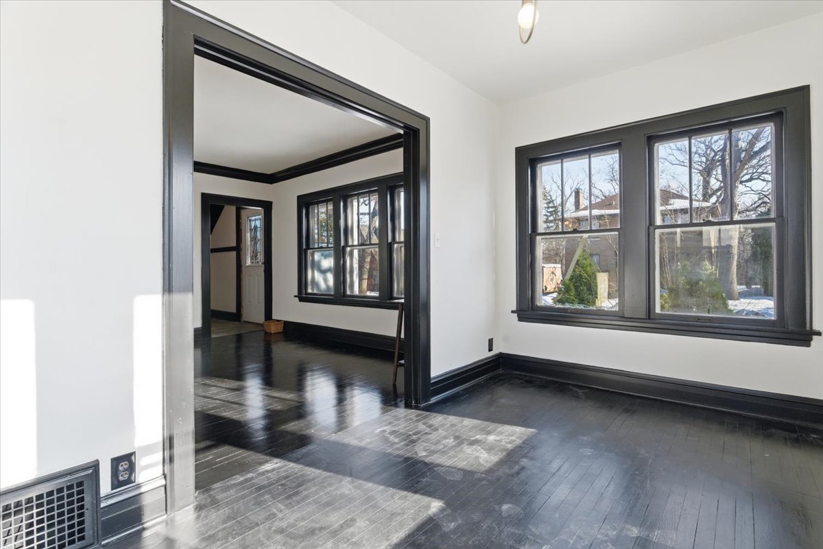 306 Oak Crest Street