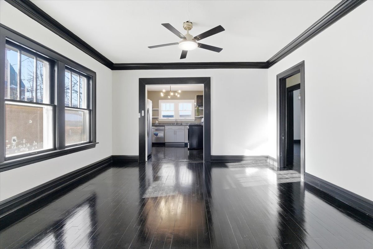 306 Oak Crest Street