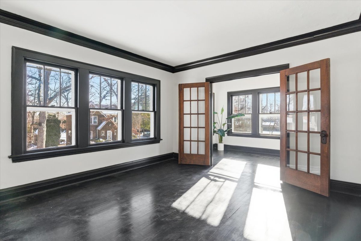 306 Oak Crest Street