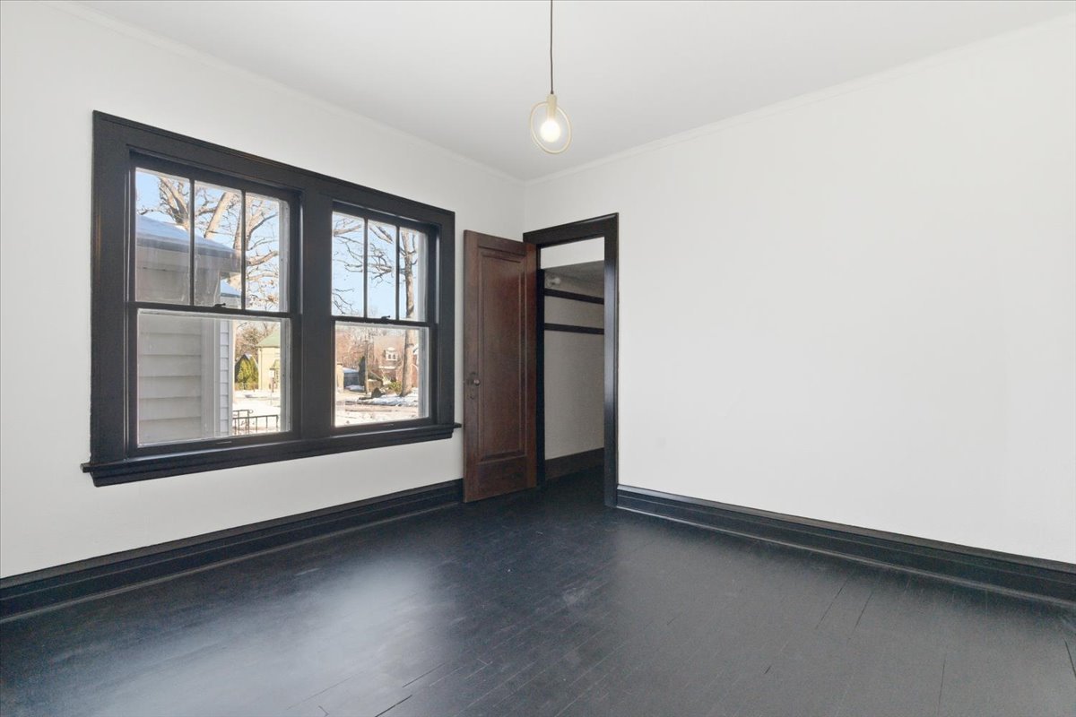 306 Oak Crest Street