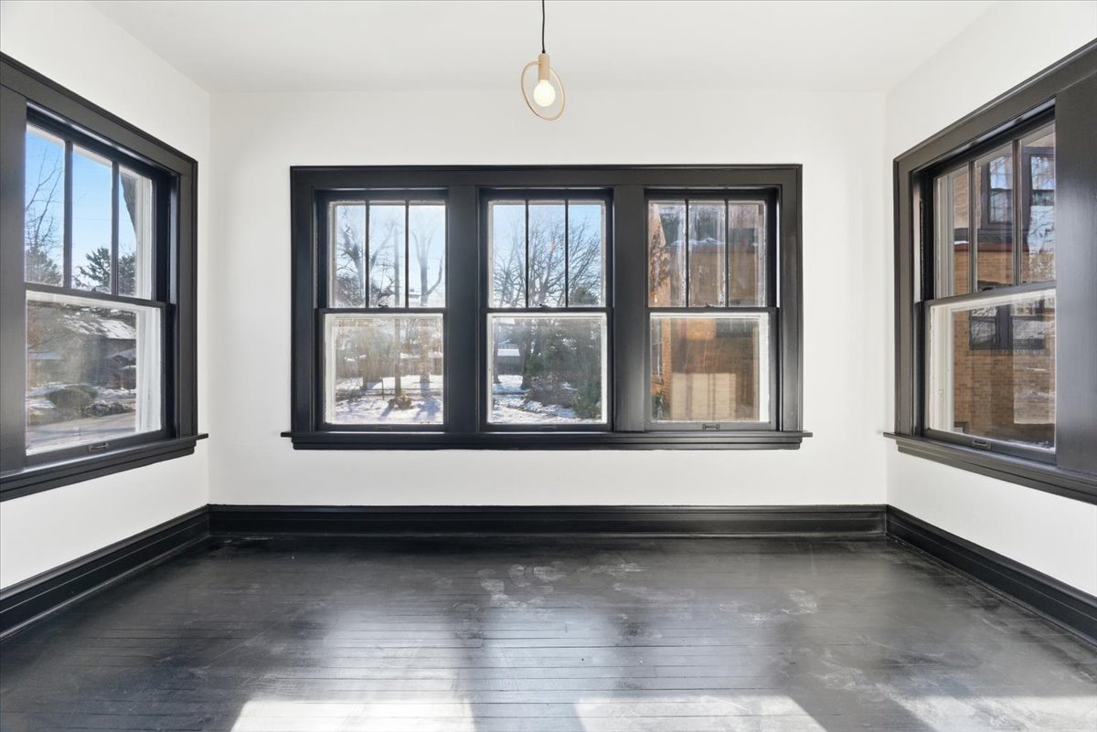 306 Oak Crest Street