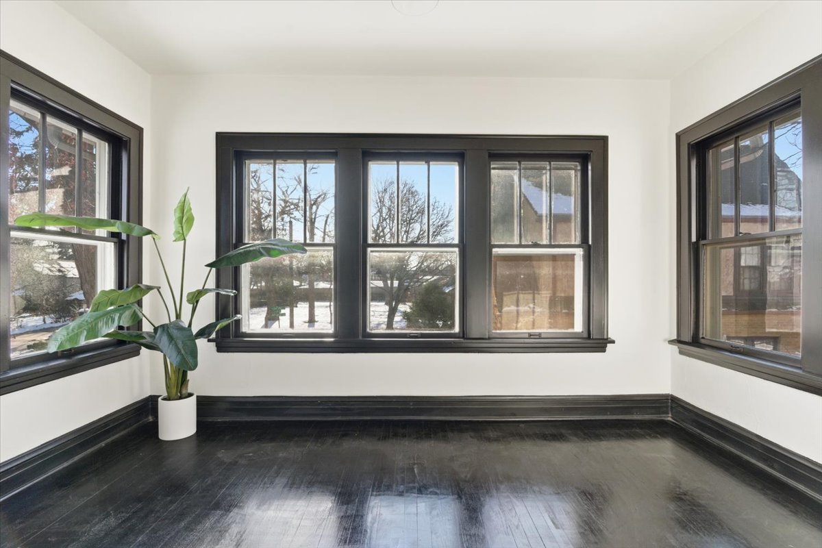 306 Oak Crest Street
