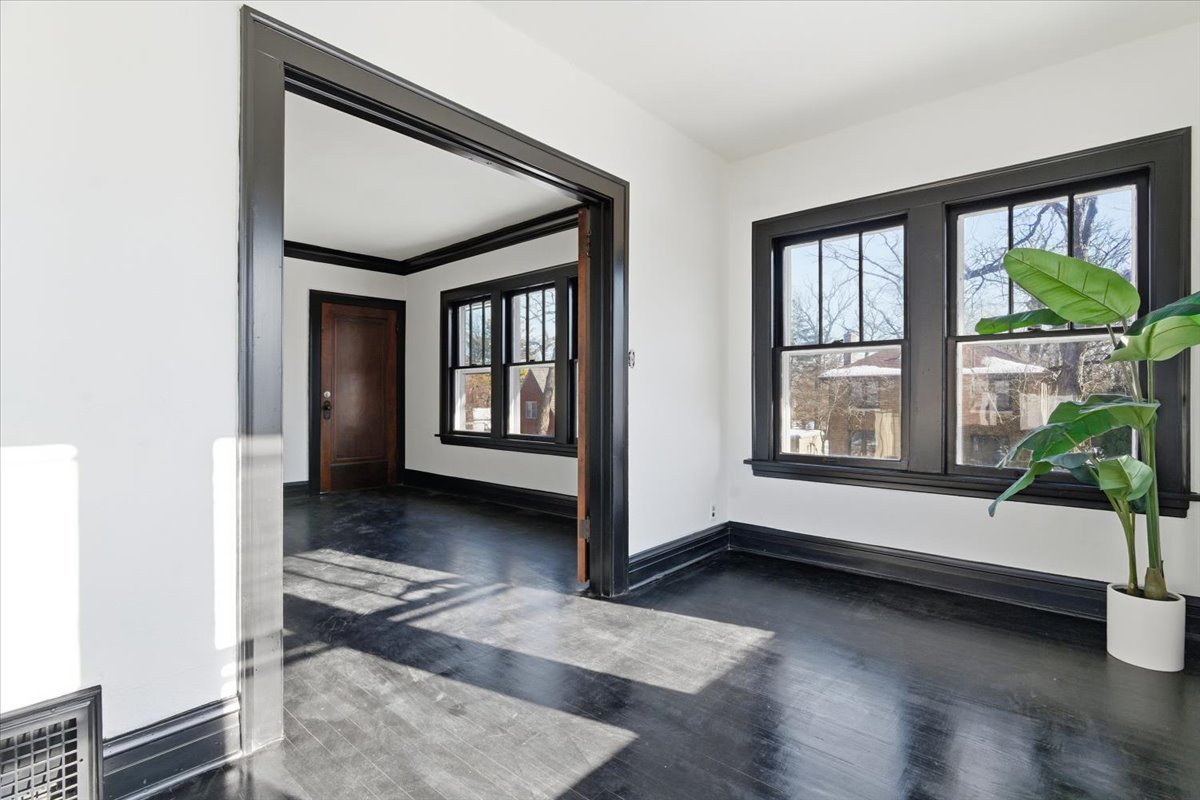 306 Oak Crest Street