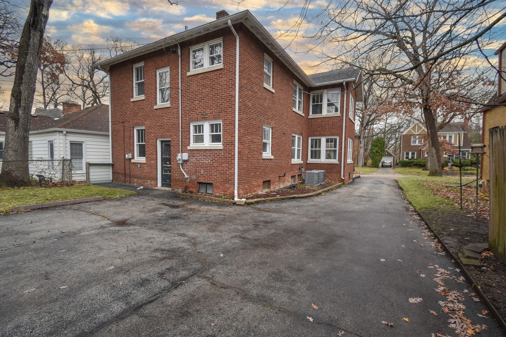 306 Oak Crest Street