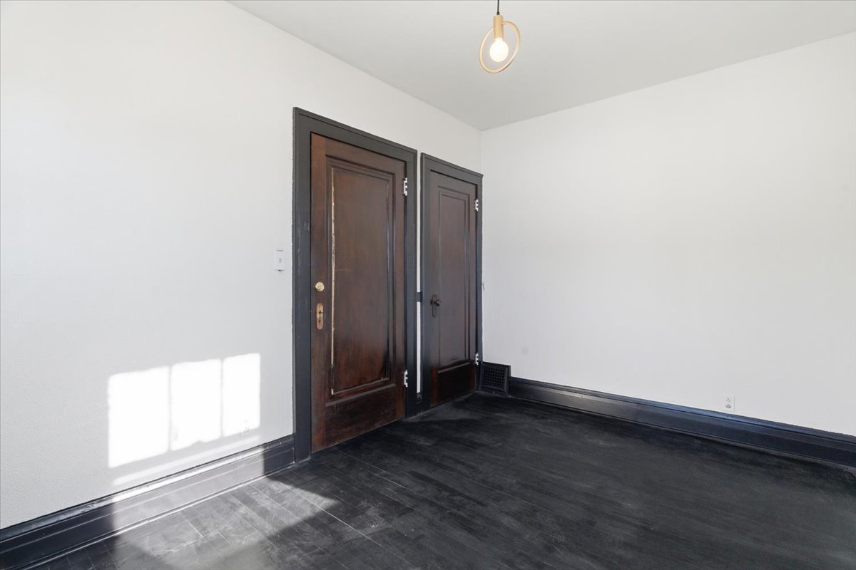 306 Oak Crest Street