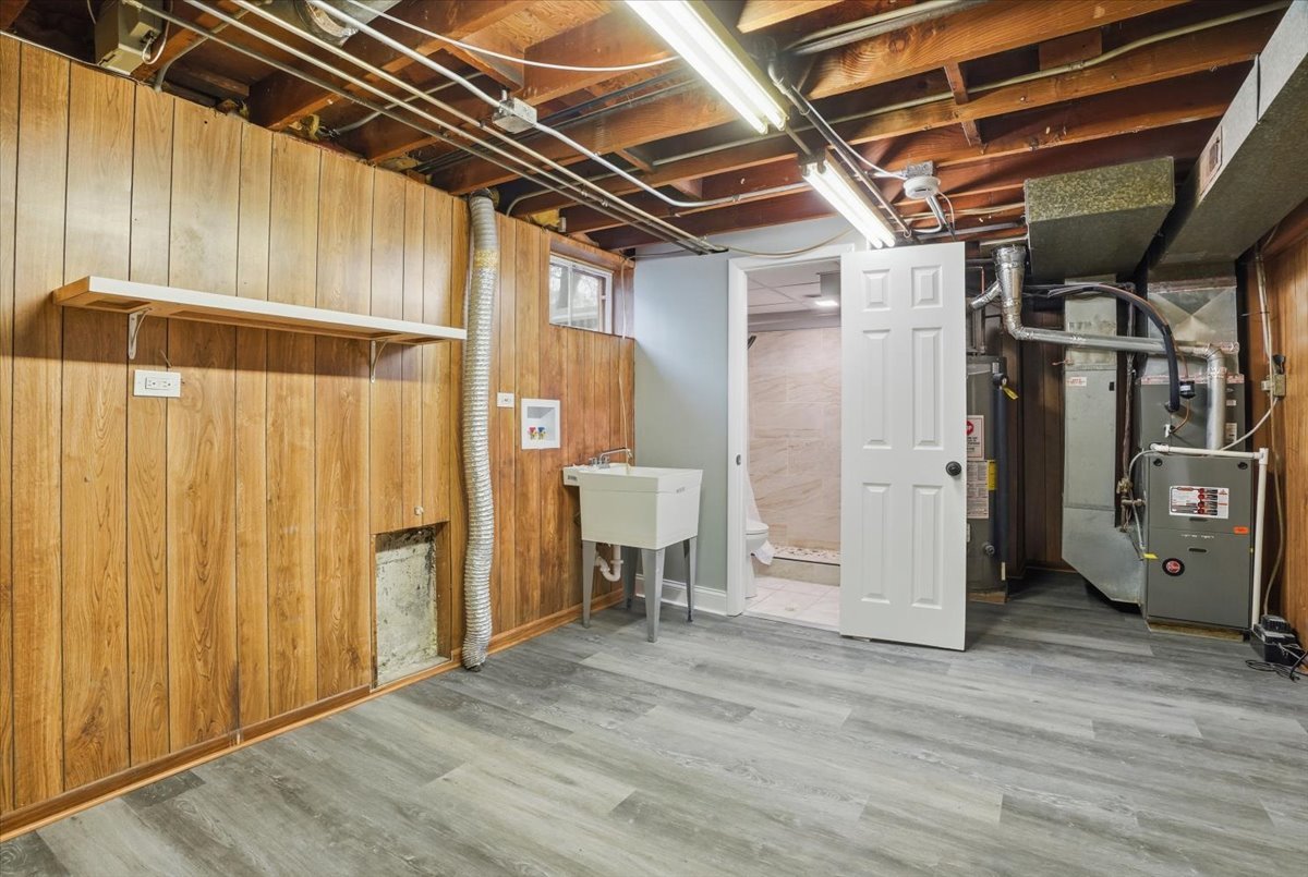2320 W CHEYENNE Road