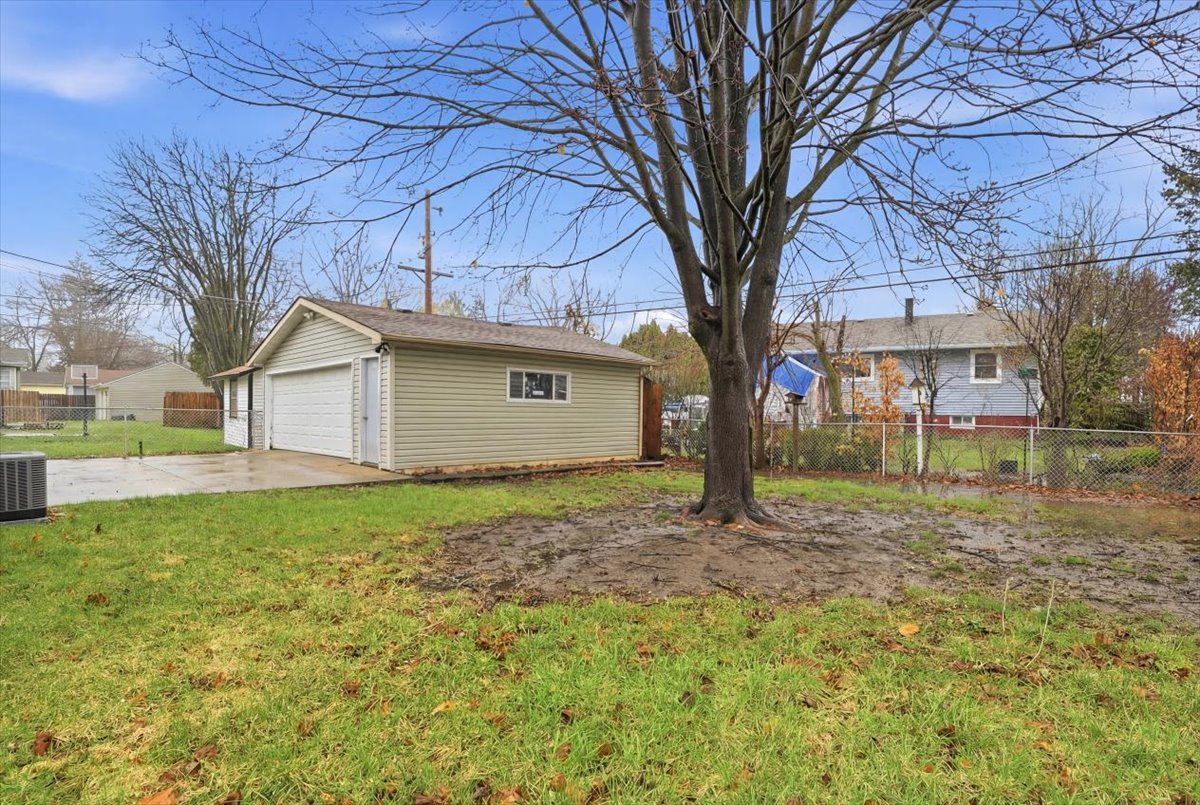2320 W CHEYENNE Road