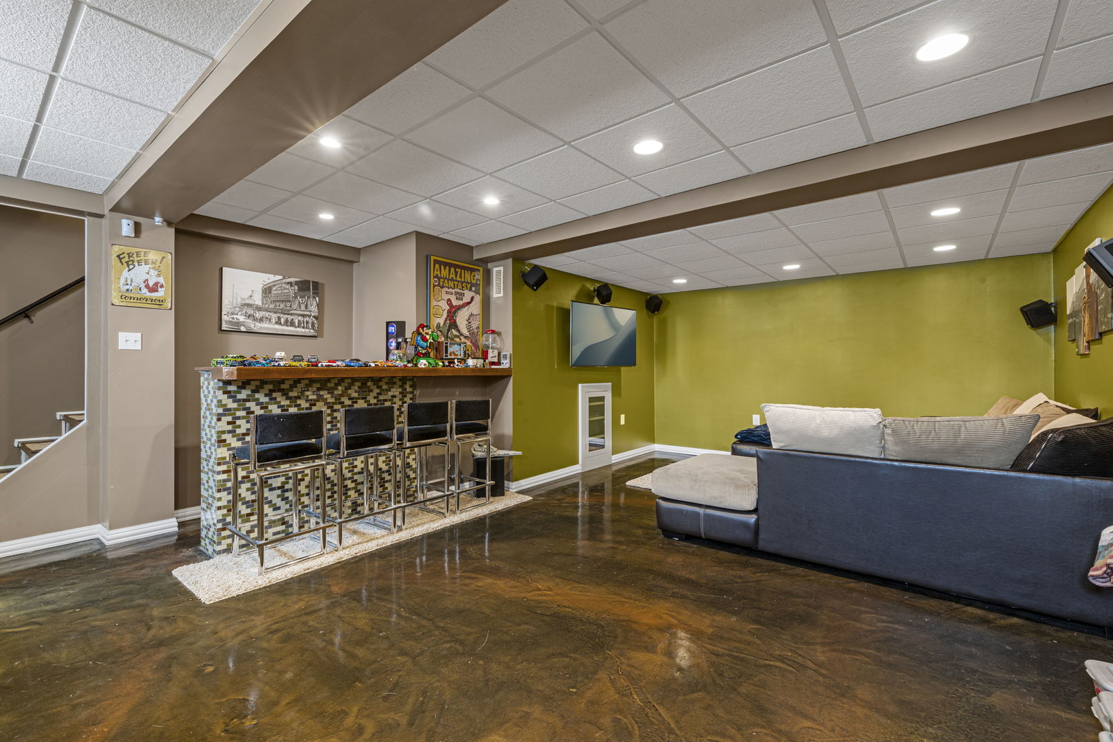 326 BELLEVUE Drive