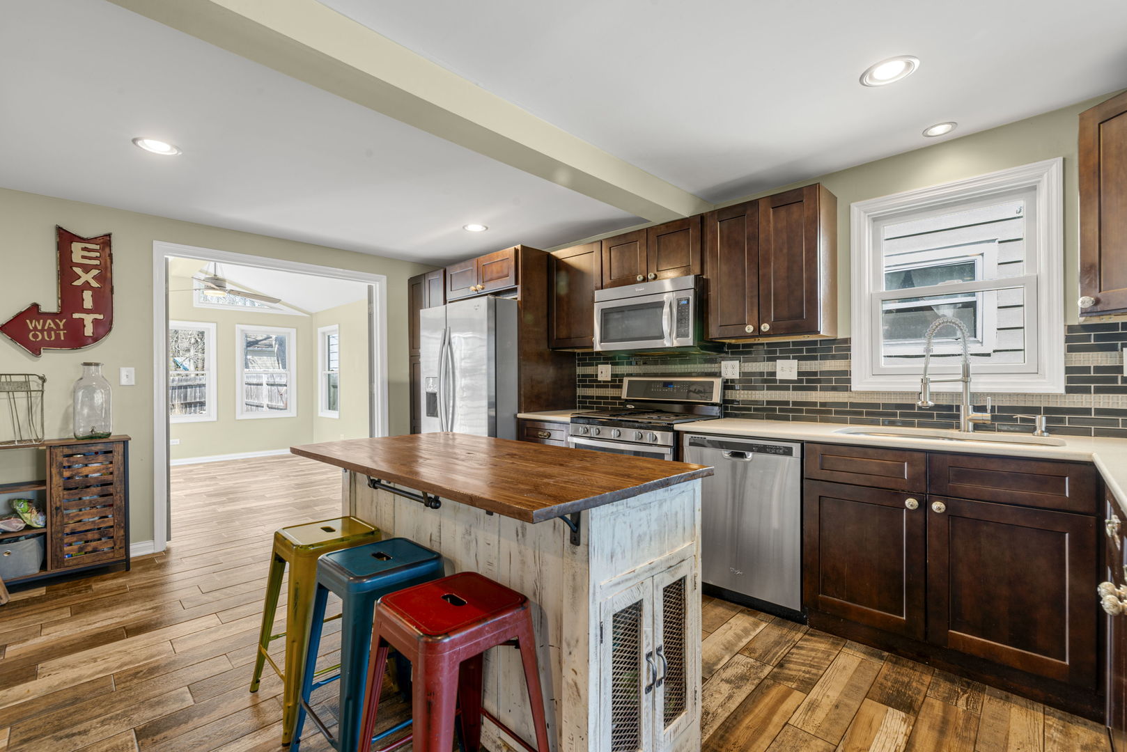 326 BELLEVUE Drive