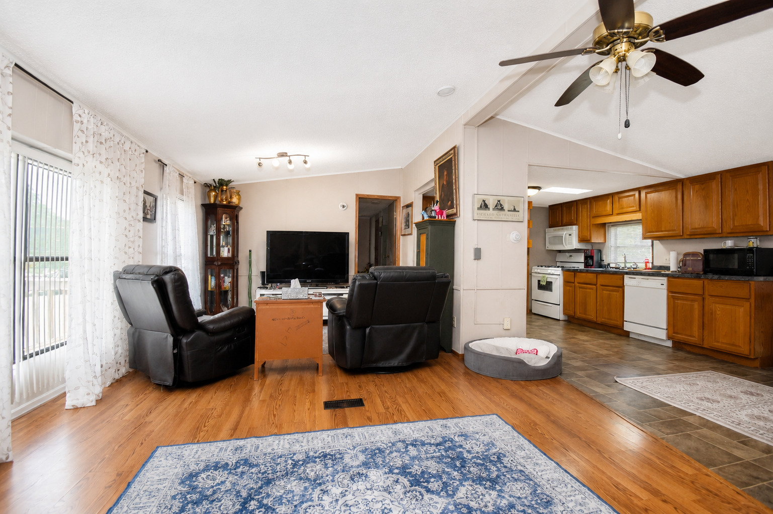 38703 N Sheridan Road Unit: 164