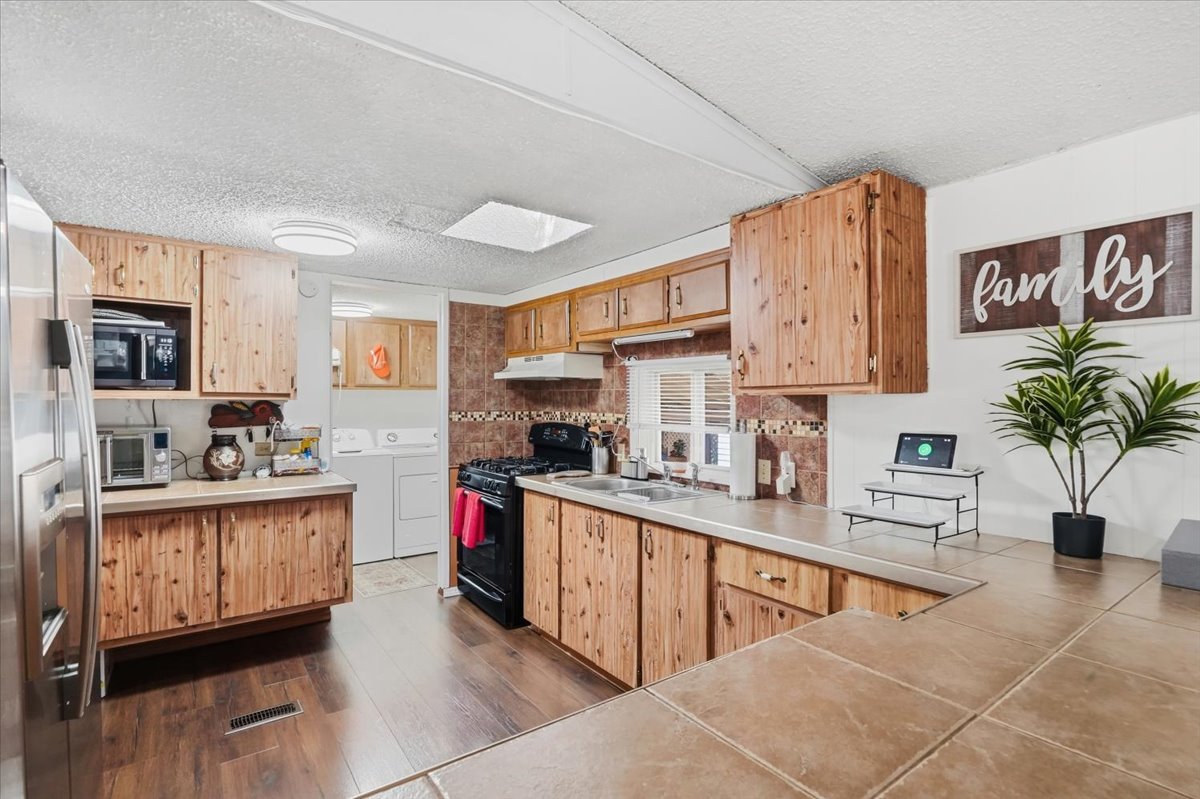 38703 N Sheridan Road Unit: 137