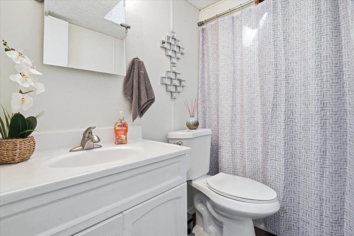 38703 N Sheridan Road Unit: 137
