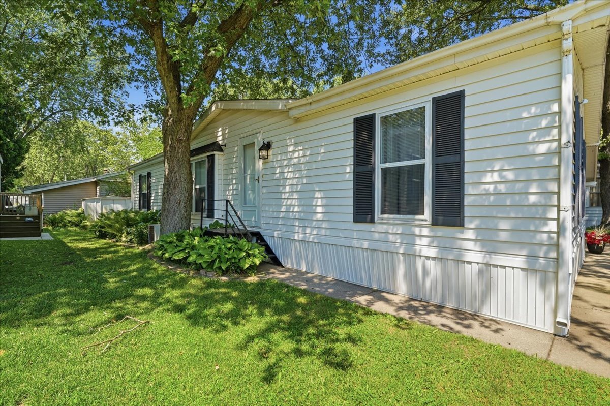 38703 N Sheridan Road Unit: 137