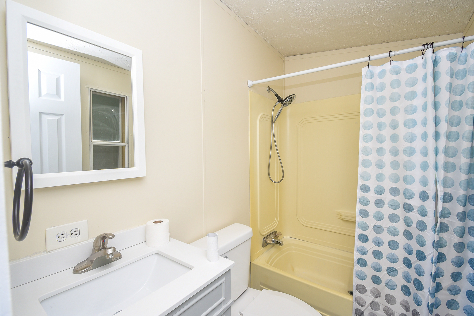 41561 N Sheridan Road Unit: 116