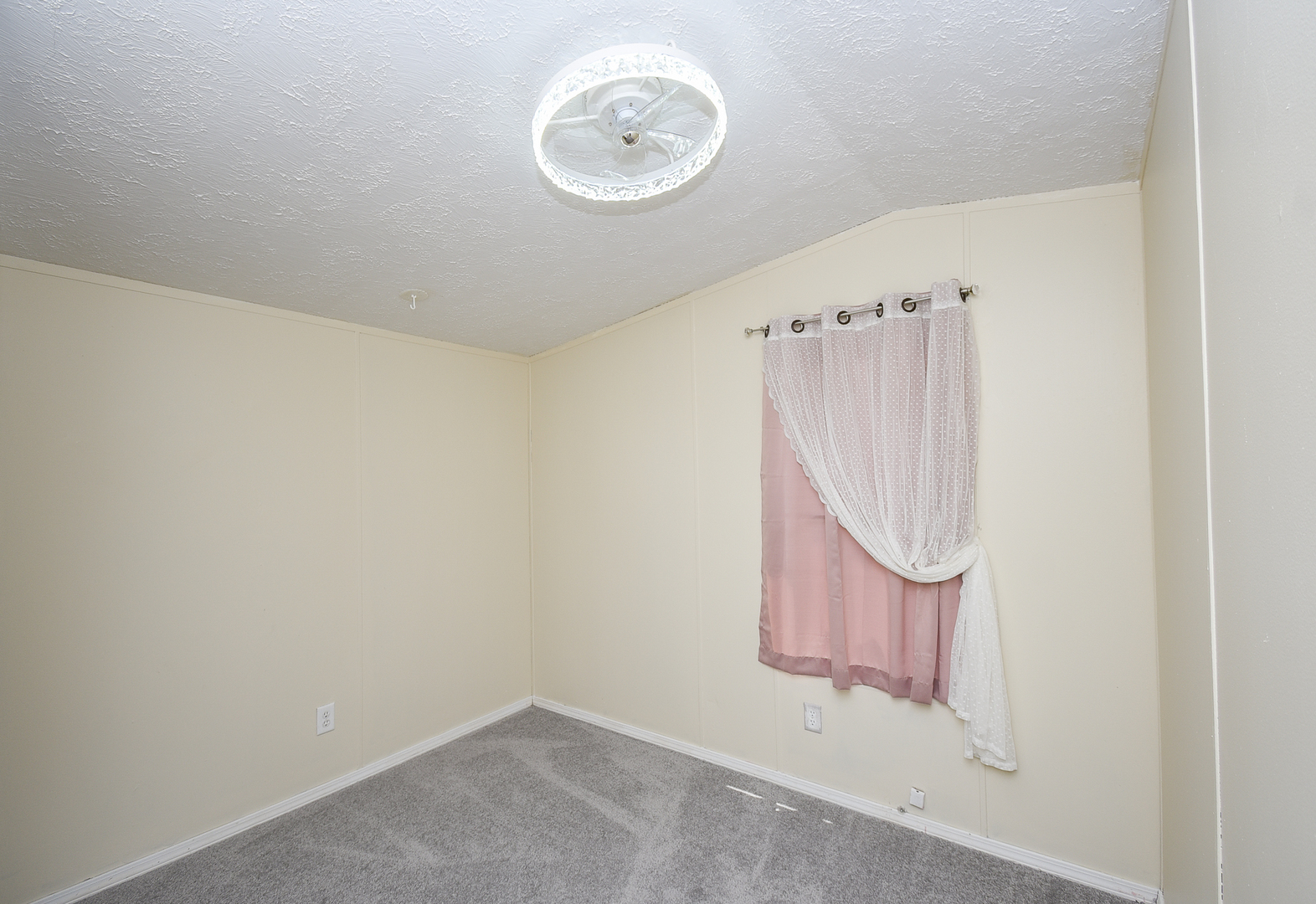 41561 N Sheridan Road Unit: 116