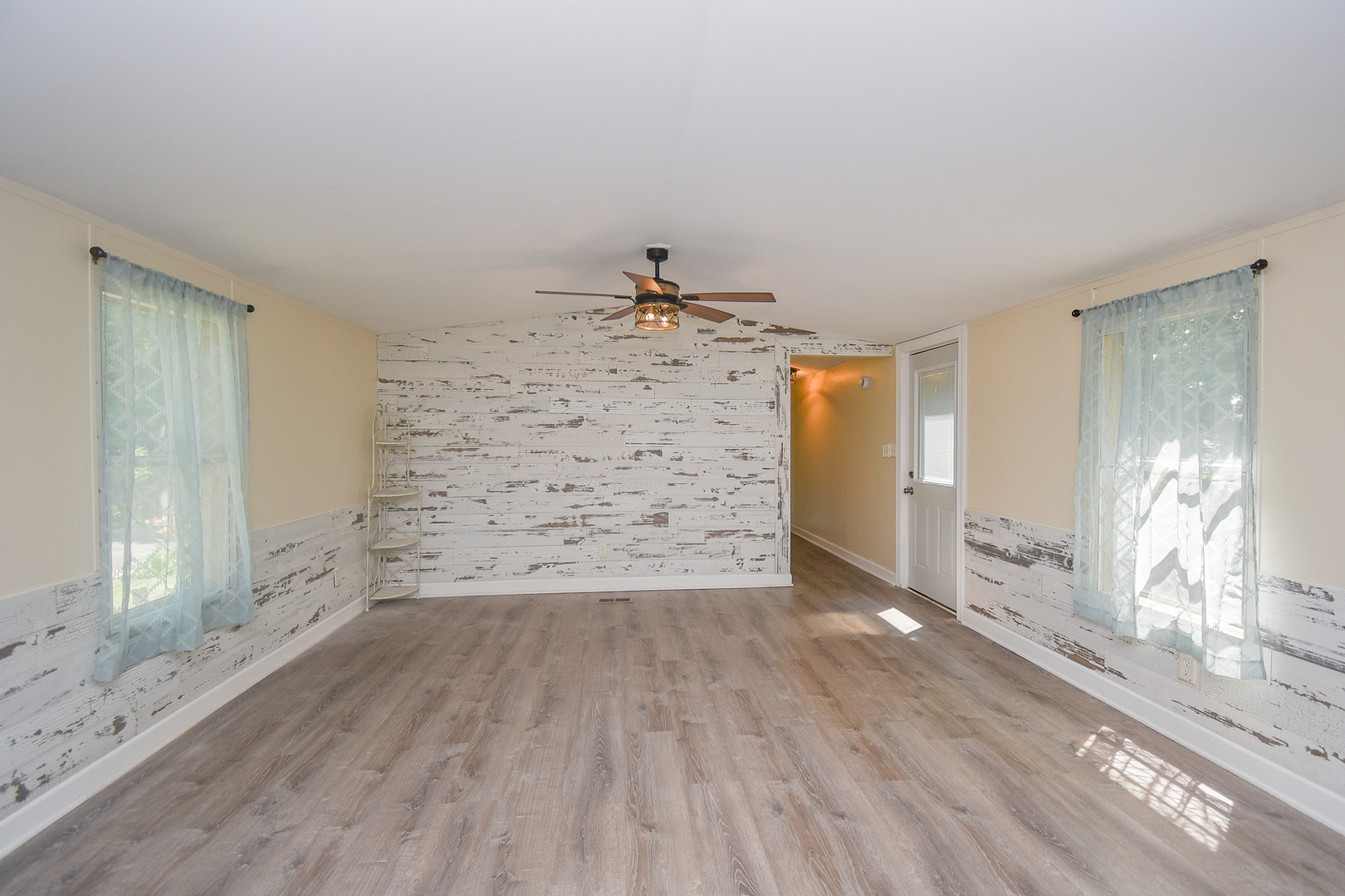 41561 N Sheridan Road Unit: 116