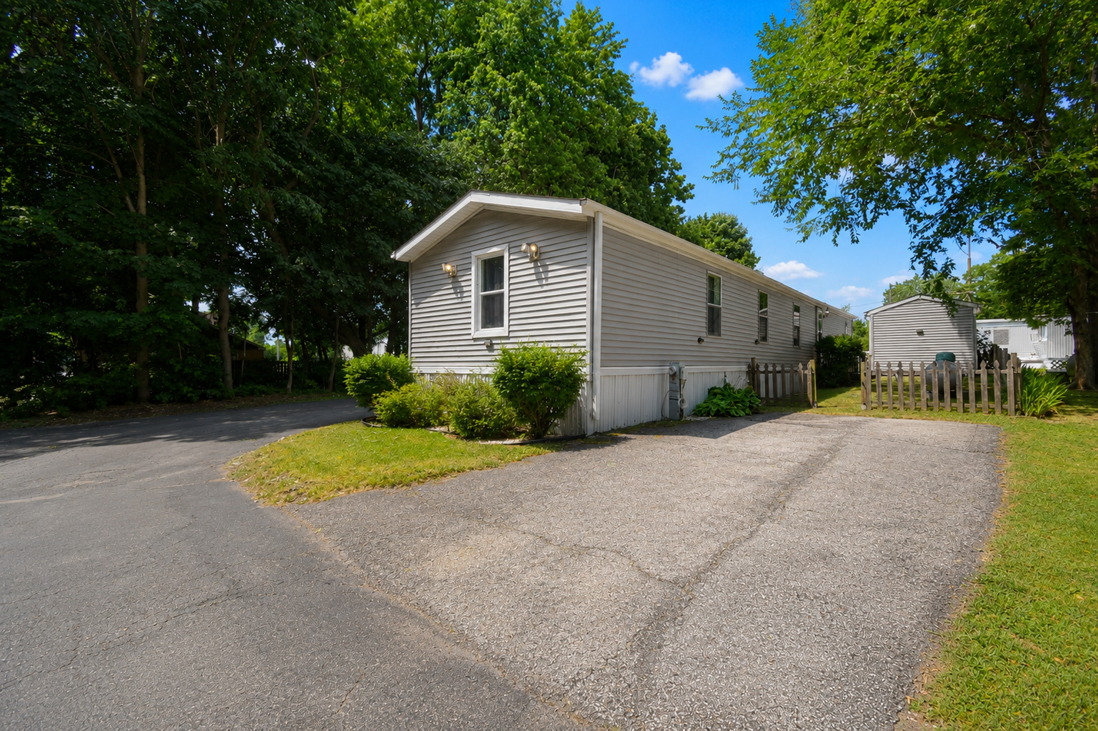 41561 N Sheridan Road Unit: 116