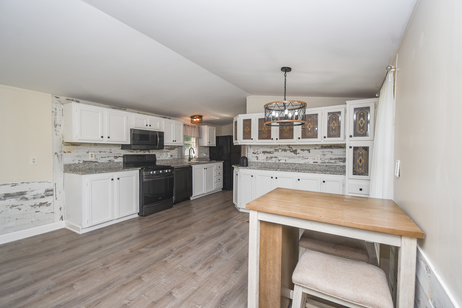 41561 N Sheridan Road Unit: 116