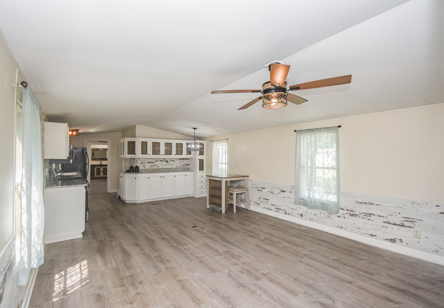 41561 N Sheridan Road Unit: 116