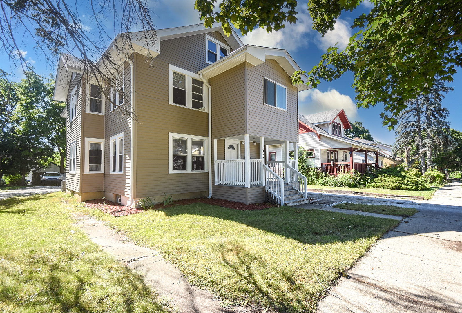 600 Sunderlin Street Unit: 2