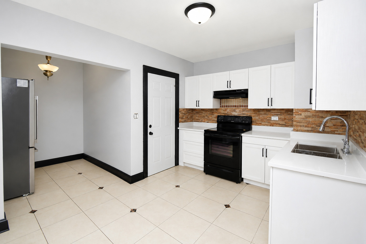 600 Sunderlin Street Unit: 2