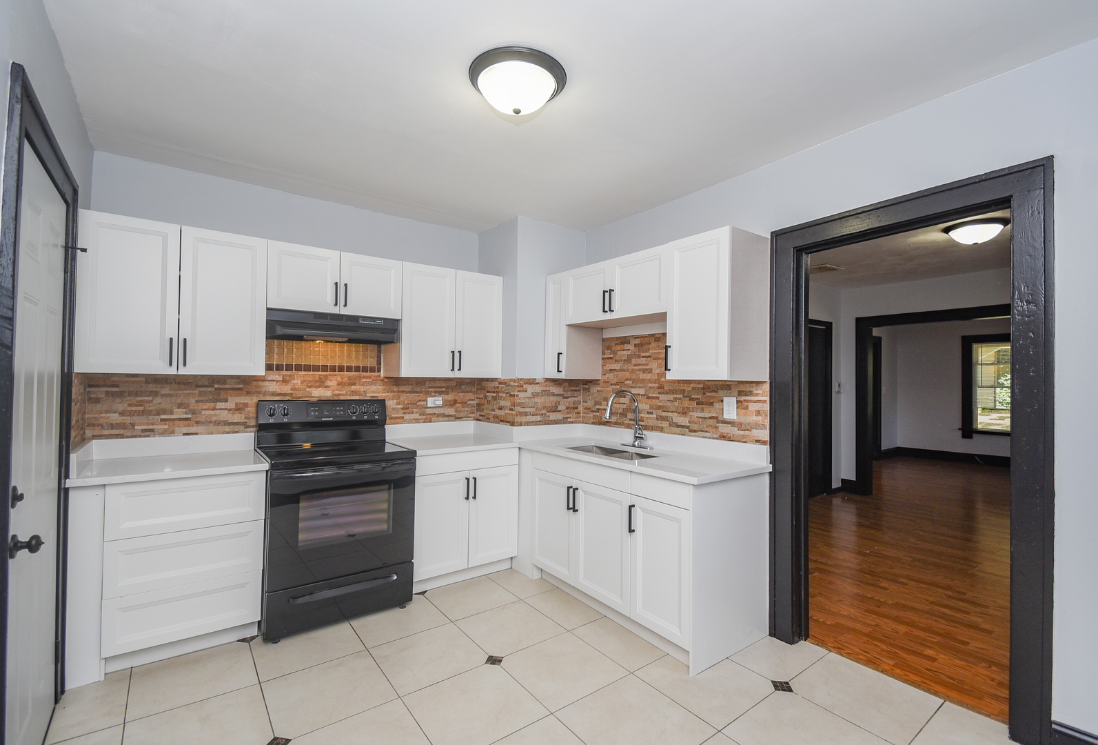 600 Sunderlin Street Unit: 2