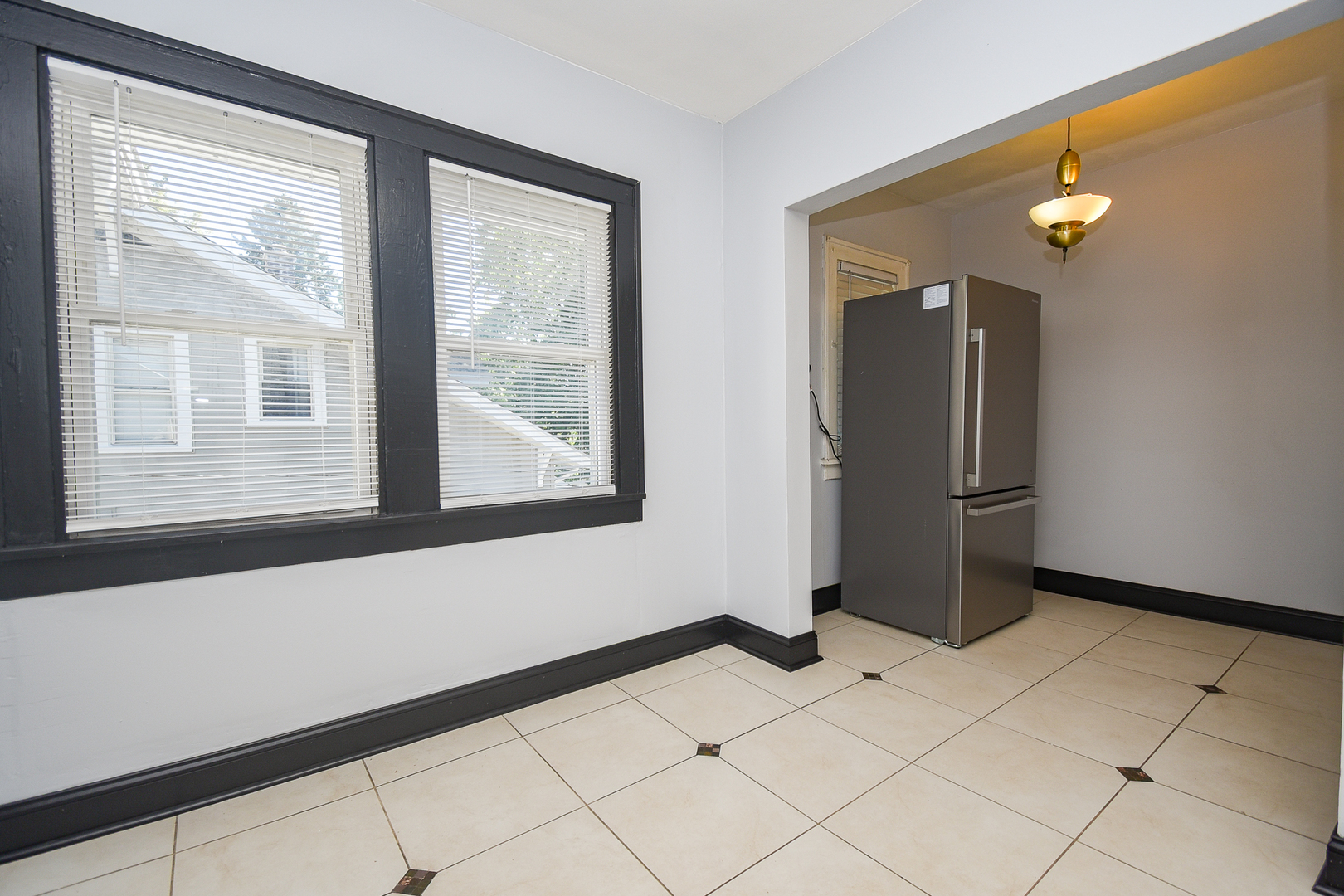 600 Sunderlin Street Unit: 2