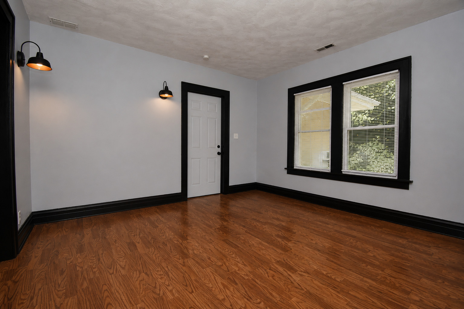 600 Sunderlin Street Unit: 2