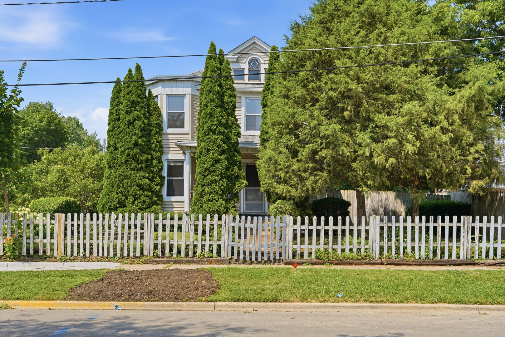 702 North Avenue