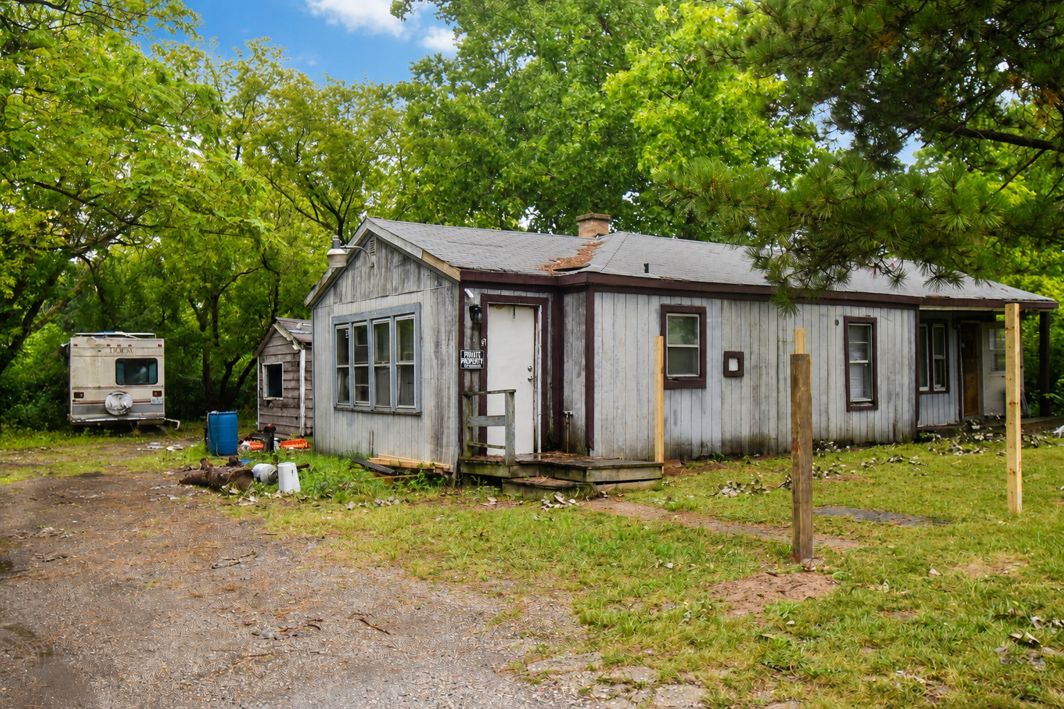 2932 Darrow Lane