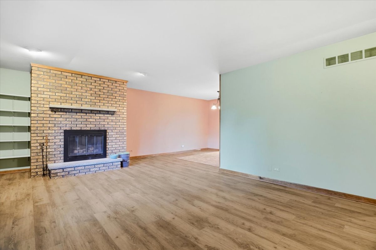 10405 W Ford Avenue