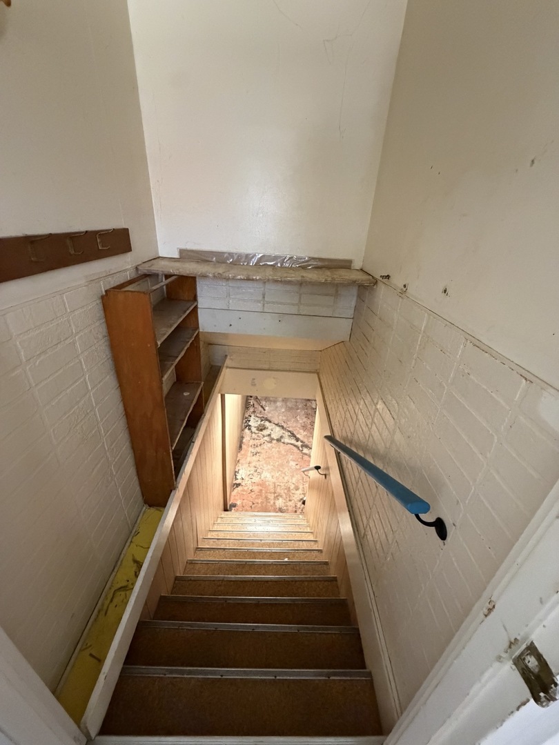 99 Mariposa Avenue