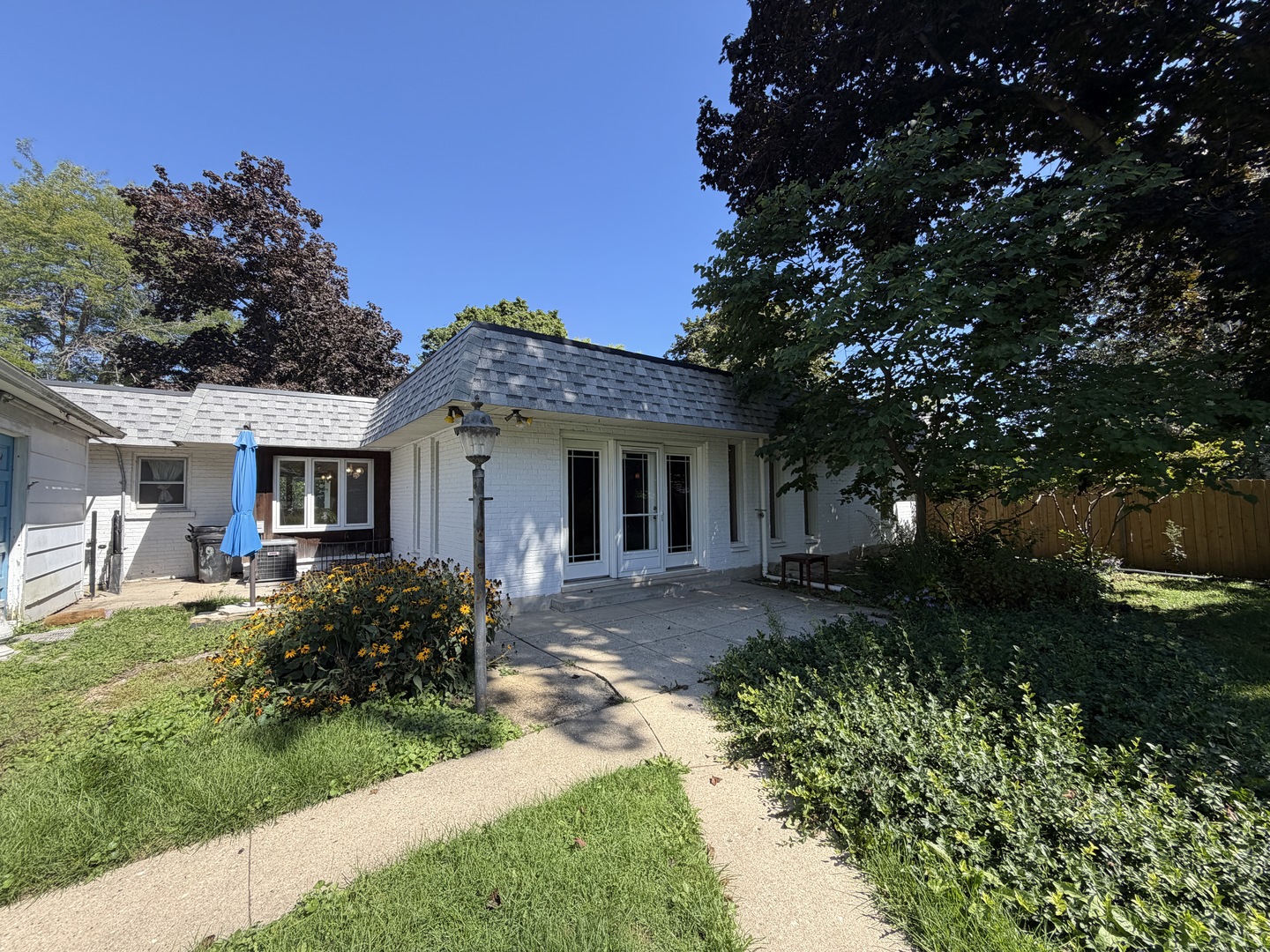 99 Mariposa Avenue