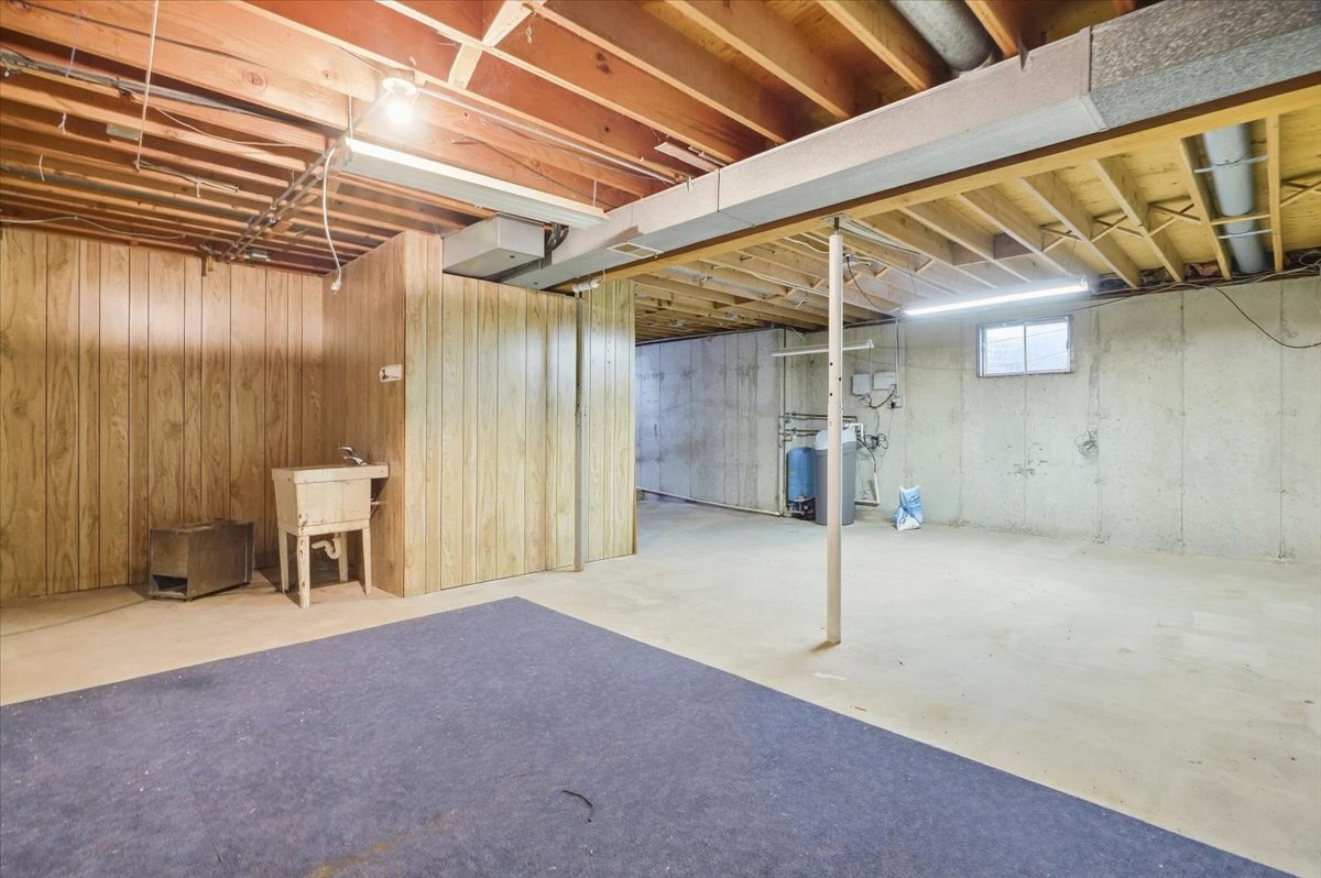 37860 N Metropolitan Avenue