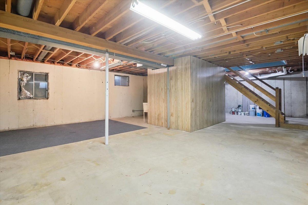 37860 N Metropolitan Avenue