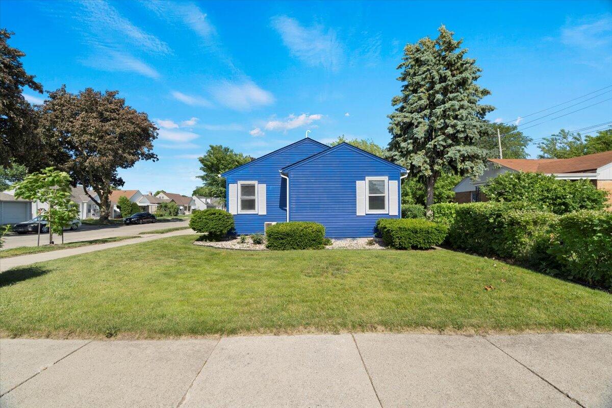 3021 Dwight St, Racine