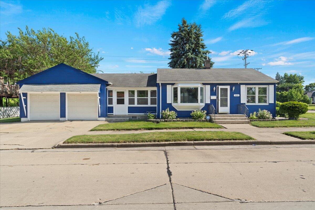 3021 Dwight St, Racine