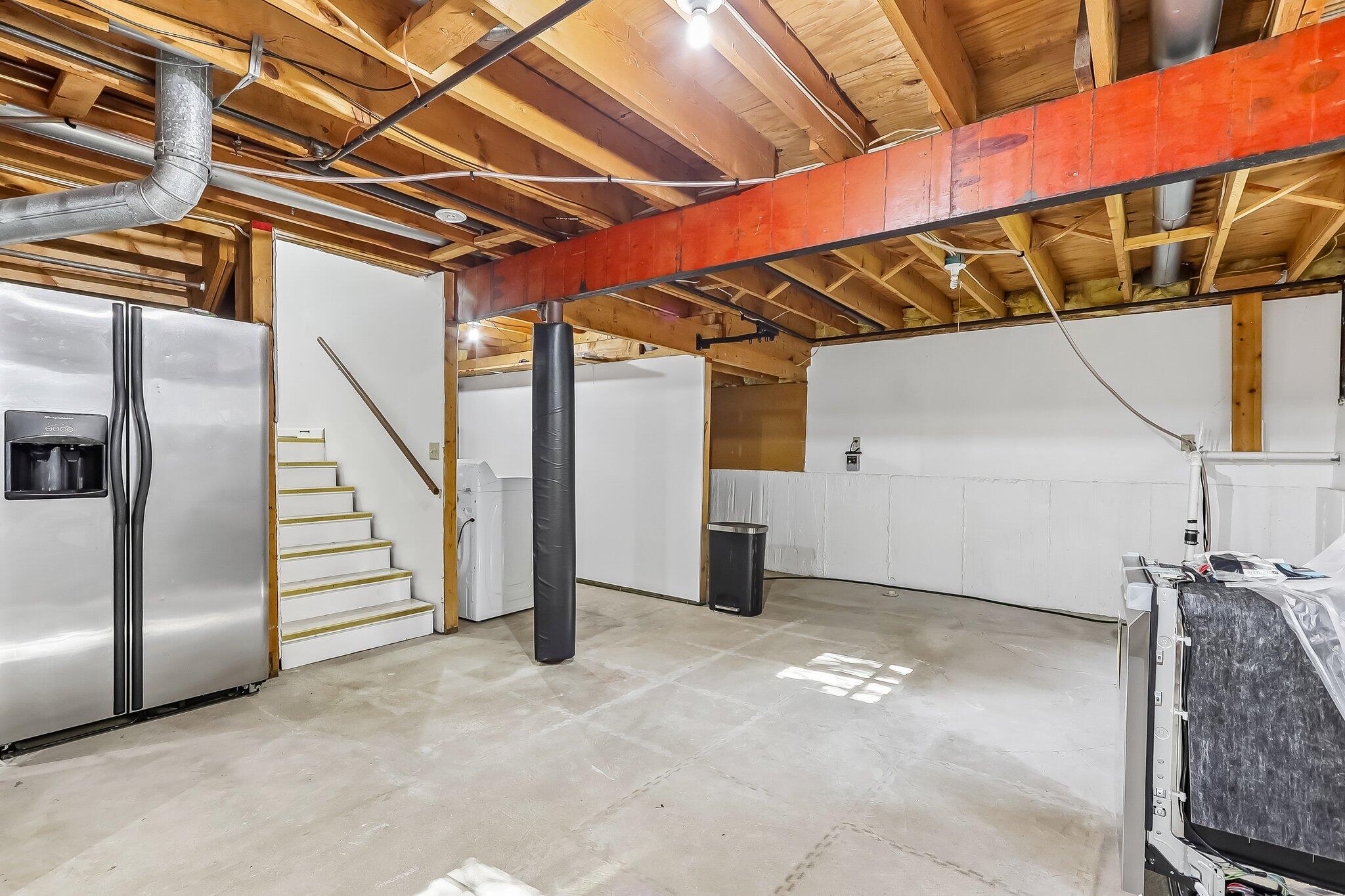 11262 3rd Ave