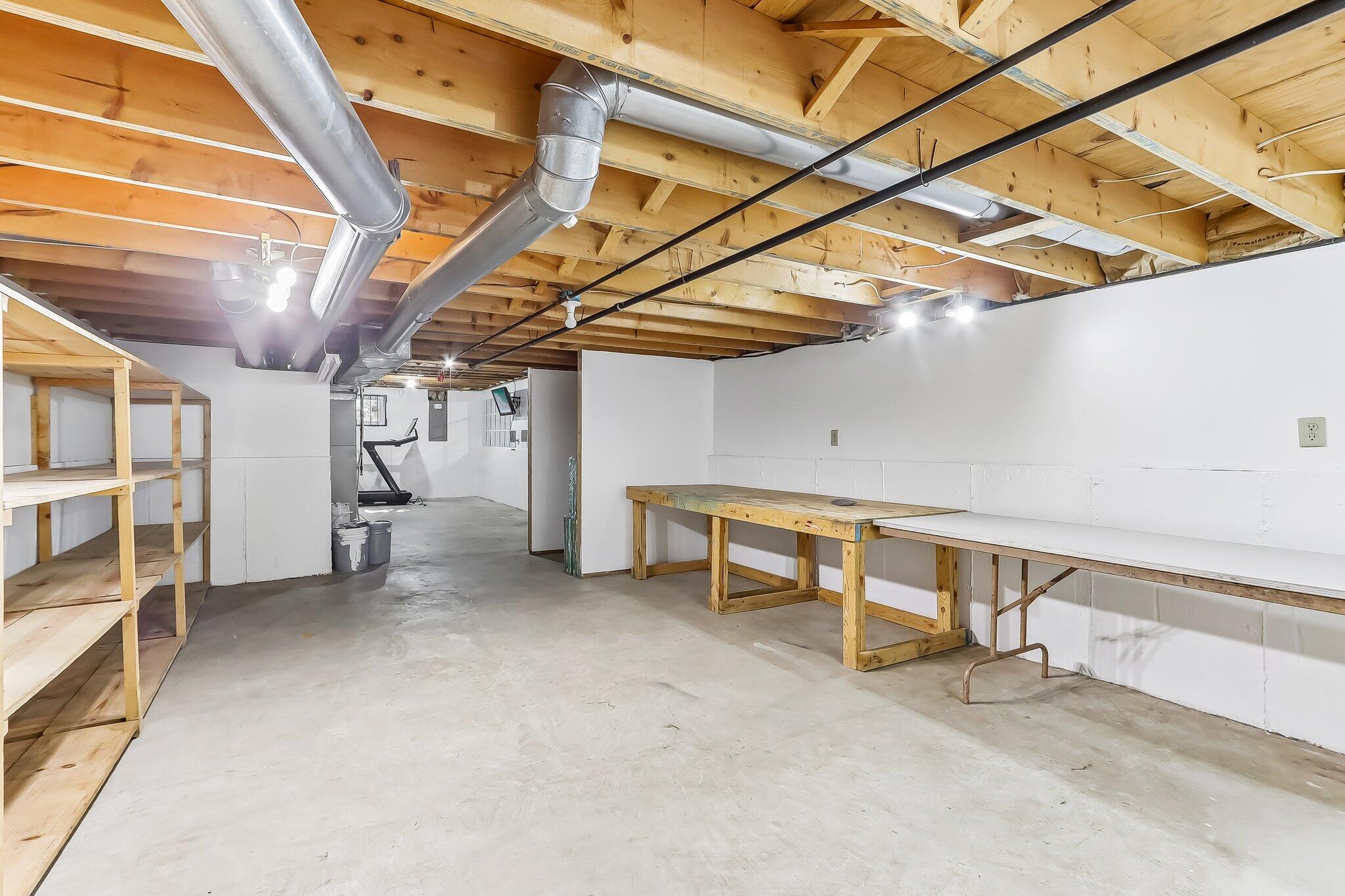 11262 3rd Ave