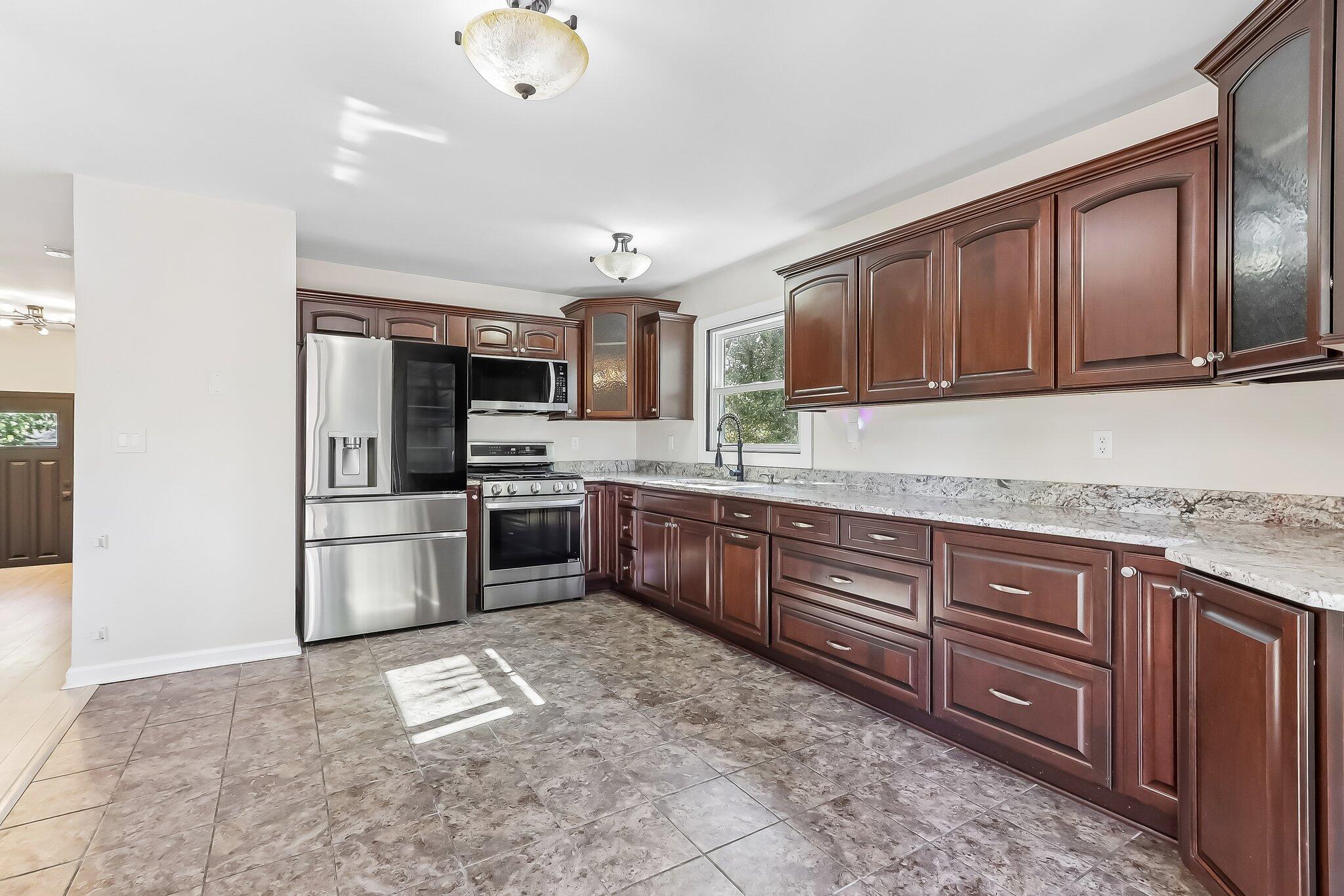 11262 3rd Ave