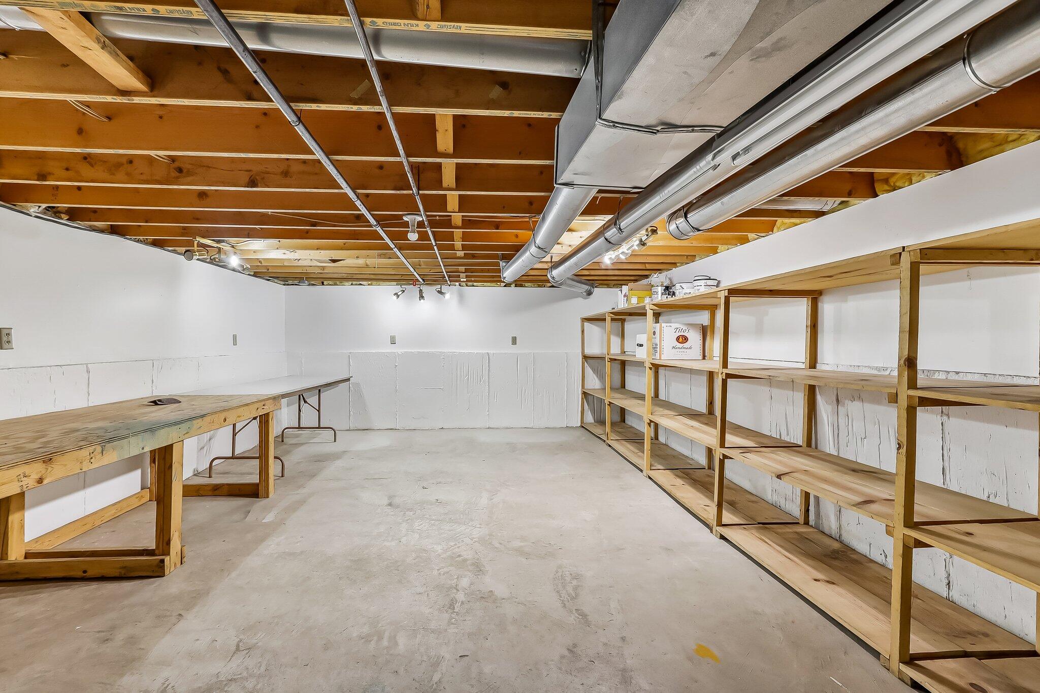 11262 3rd Ave