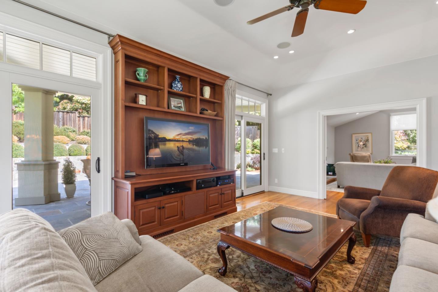 894 Tolman DR