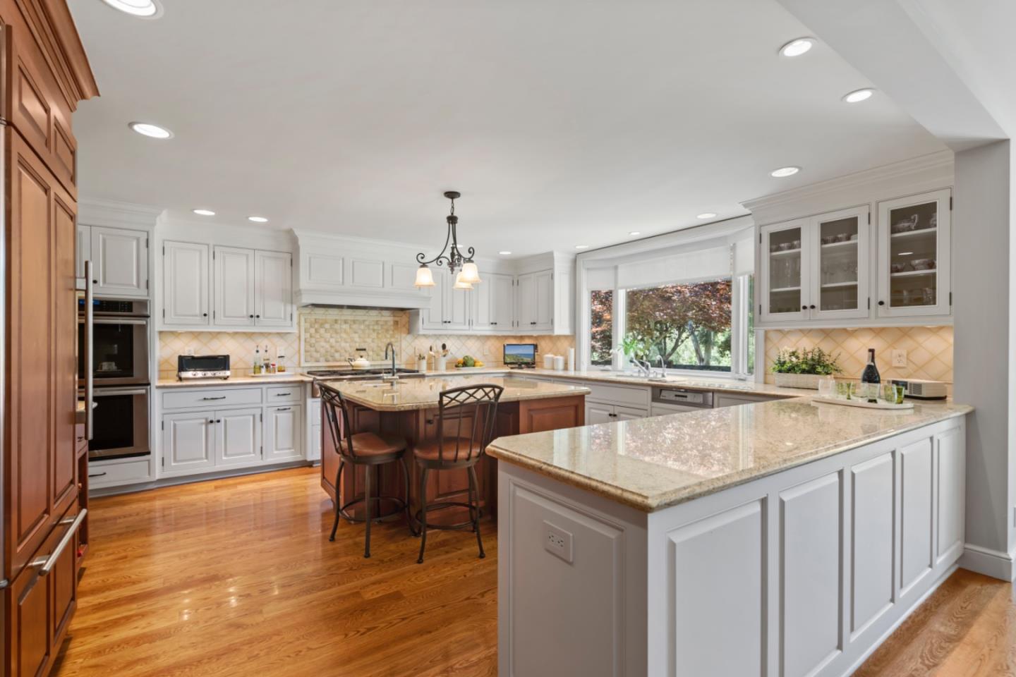 894 Tolman DR